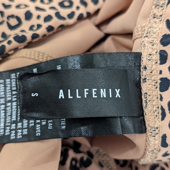 All Fenix Cheetah Leggings - Picture 4 of 5